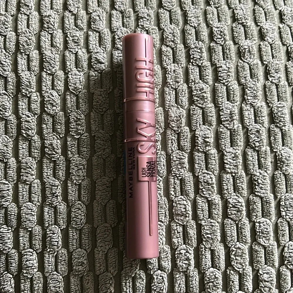 🦋NWT - MAYBELLINE Lash Sensational Sky High Waterproof Mascara Brownish Black